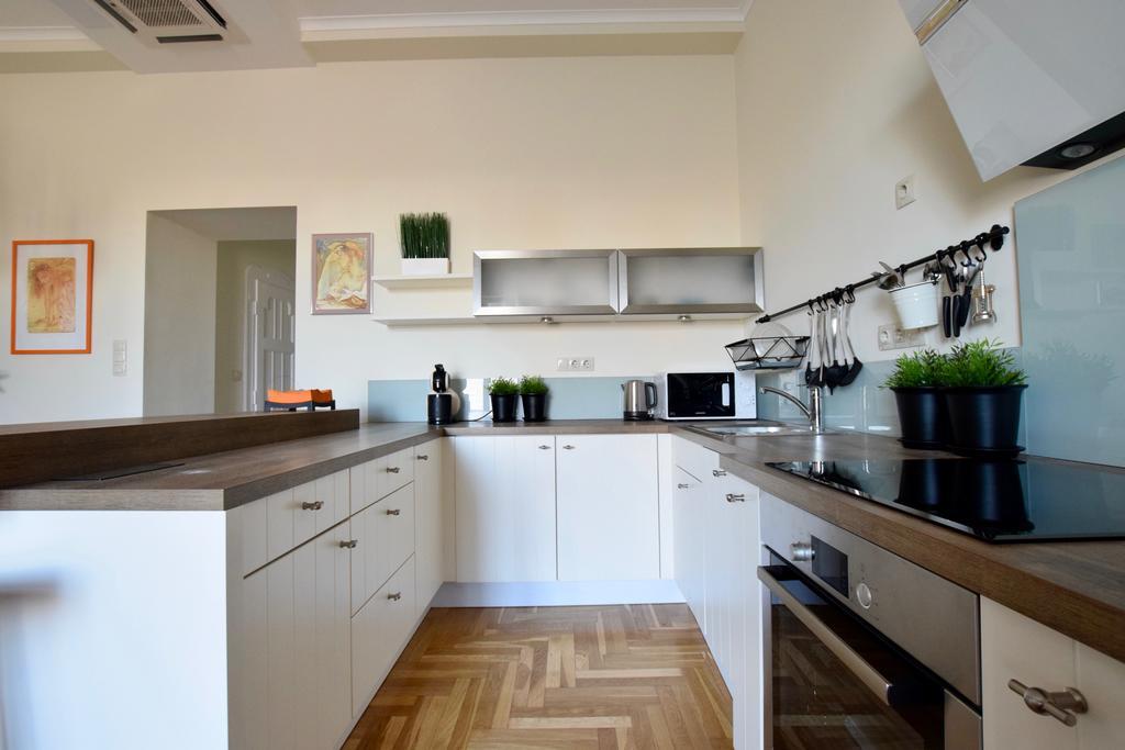 Luxury Apartment by Hi5 - Király street Suite Budapest Exterior foto
